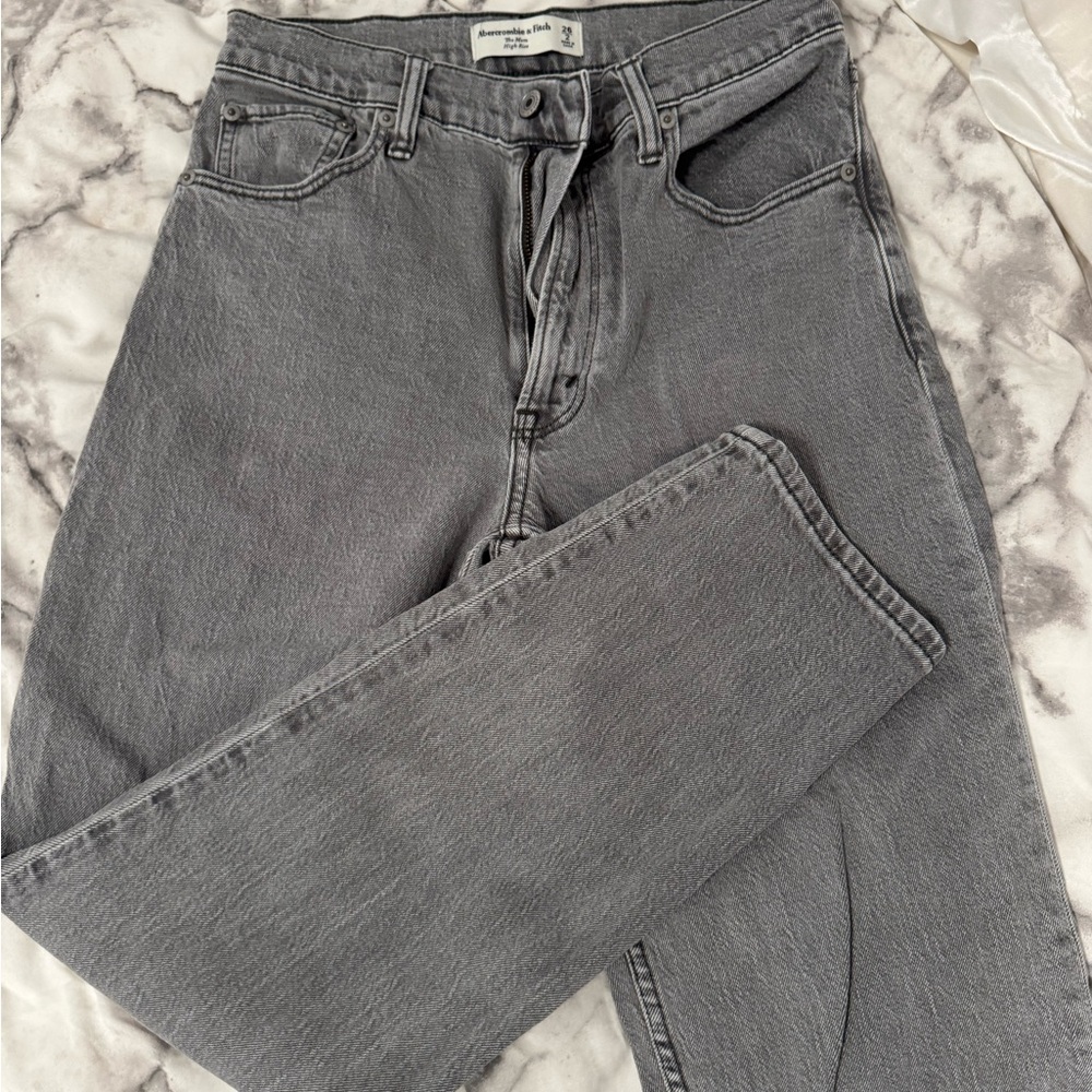 Abercrombie & Fitch Gray “The Mom High Rise”